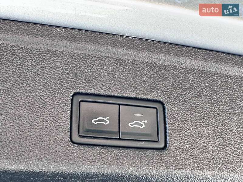 Позашляховик / Кросовер Volkswagen Touareg 2018 в Кропивницькому