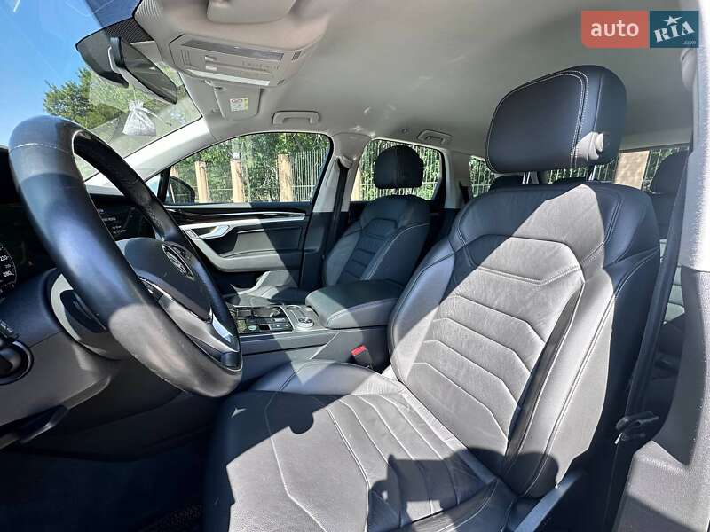 Позашляховик / Кросовер Volkswagen Touareg 2018 в Кропивницькому