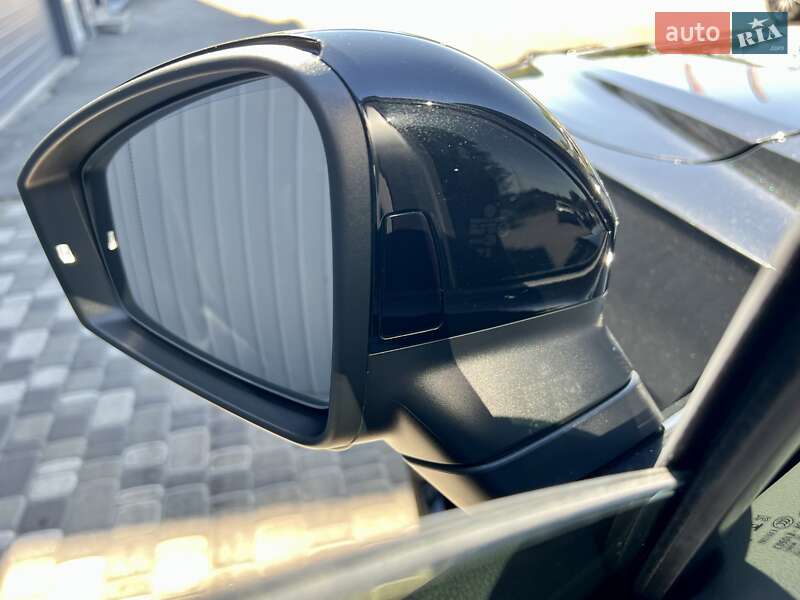 Внедорожник / Кроссовер Volkswagen Touareg 2023 в Киеве