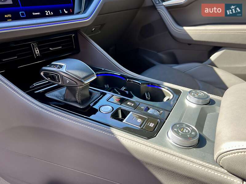 Внедорожник / Кроссовер Volkswagen Touareg 2023 в Киеве
