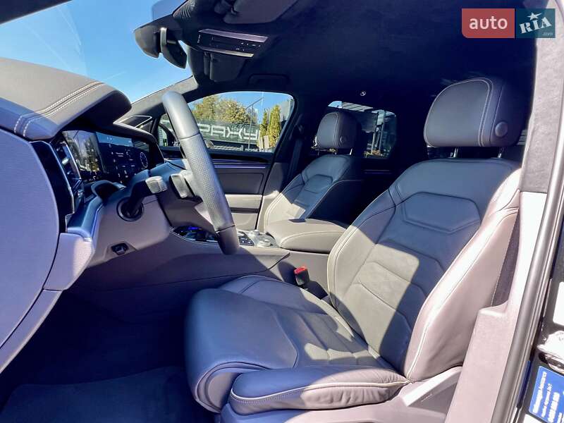 Внедорожник / Кроссовер Volkswagen Touareg 2023 в Киеве
