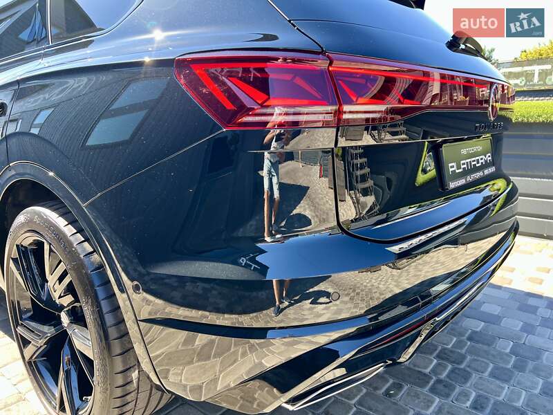 Внедорожник / Кроссовер Volkswagen Touareg 2023 в Киеве