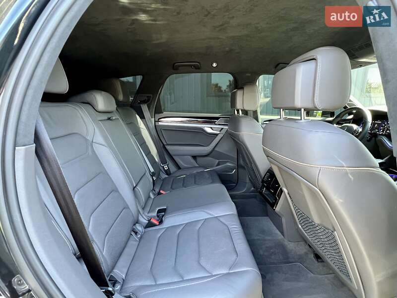 Внедорожник / Кроссовер Volkswagen Touareg 2023 в Киеве