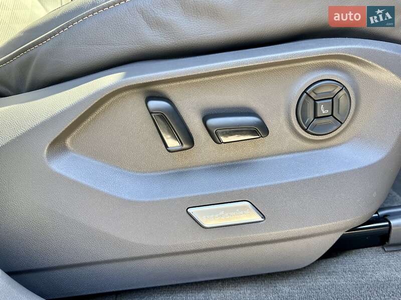 Внедорожник / Кроссовер Volkswagen Touareg 2023 в Киеве