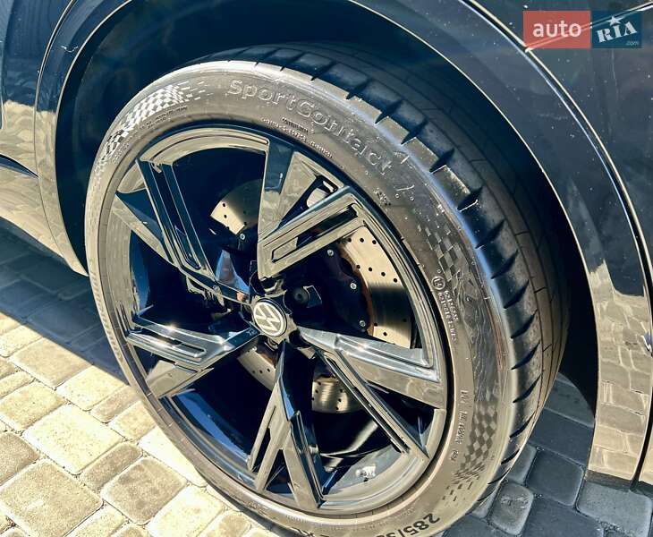 Внедорожник / Кроссовер Volkswagen Touareg 2023 в Киеве