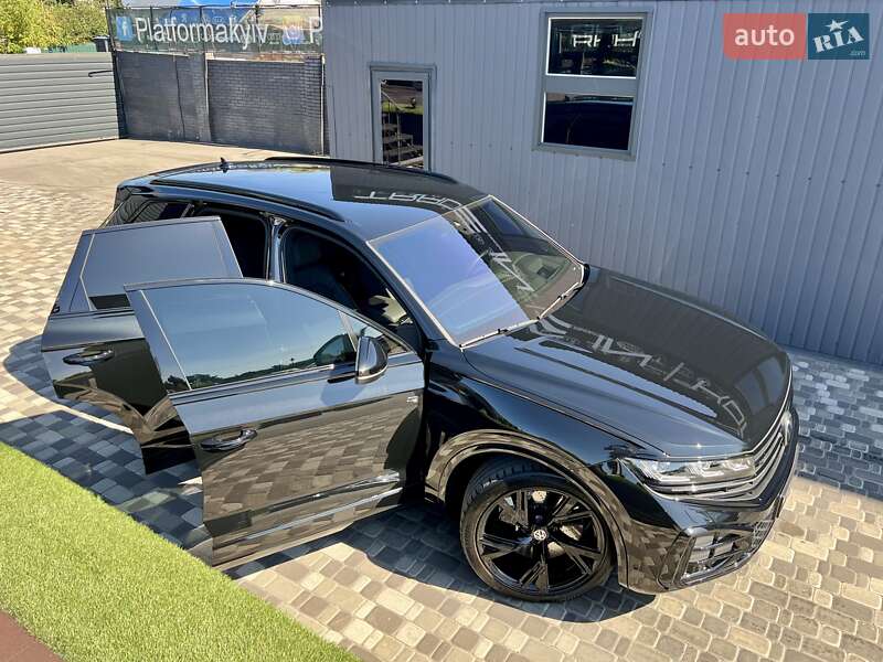 Внедорожник / Кроссовер Volkswagen Touareg 2023 в Киеве