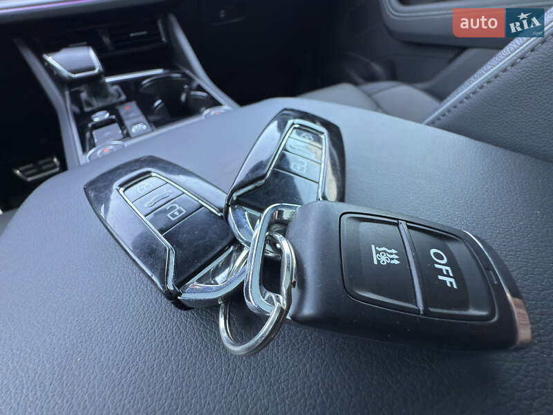 Внедорожник / Кроссовер Volkswagen Touareg 2022 в Черновцах