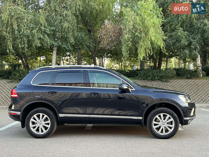 Внедорожник / Кроссовер Volkswagen Touareg 2016 в Одессе