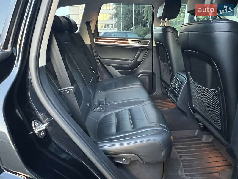 Внедорожник / Кроссовер Volkswagen Touareg 2016 в Одессе