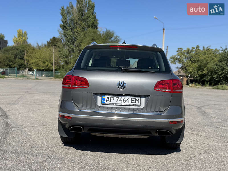 Внедорожник / Кроссовер Volkswagen Touareg 2016 в Запорожье