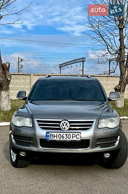 Позашляховик / Кросовер Volkswagen Touareg 2008 в Подільську
