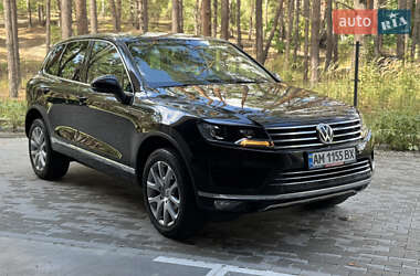 Позашляховик / Кросовер Volkswagen Touareg 2015 в Києві