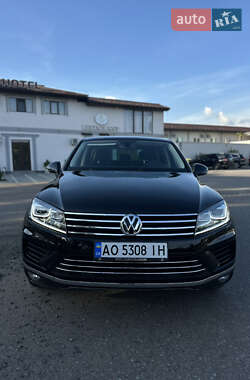 Позашляховик / Кросовер Volkswagen Touareg 2017 в Мукачевому