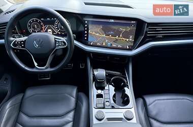 Внедорожник / Кроссовер Volkswagen Touareg 2022 в 