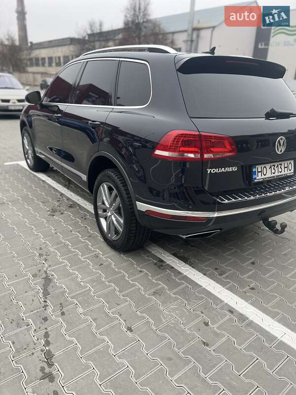 Внедорожник / Кроссовер Volkswagen Touareg 2015 в Тернополе