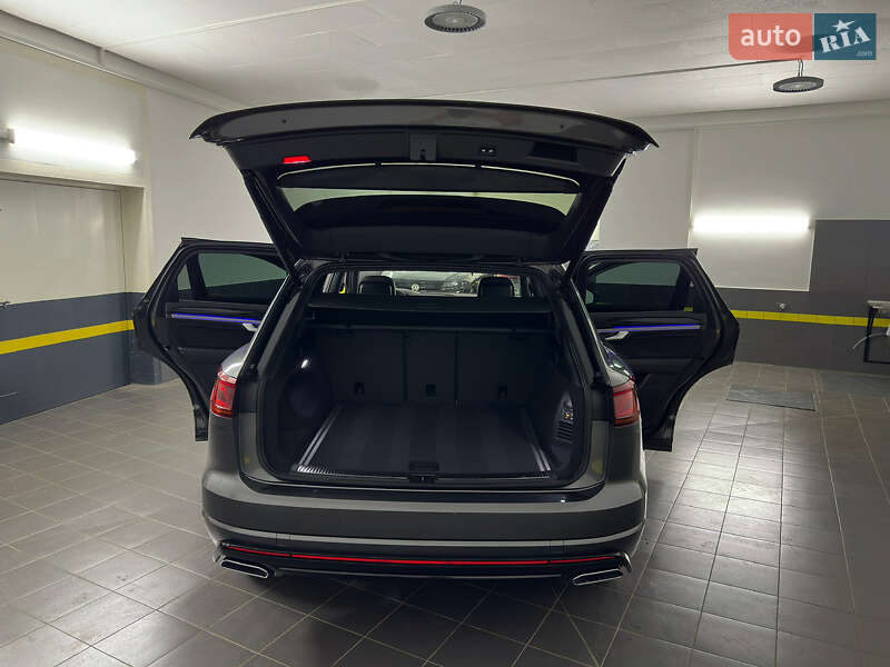 Позашляховик / Кросовер Volkswagen Touareg 2022 в Козятині