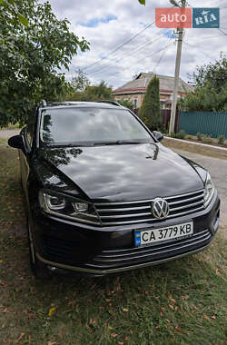 Внедорожник / Кроссовер Volkswagen Touareg 2016 в Черкассах