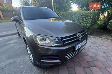 Позашляховик / Кросовер Volkswagen Touareg 2011 в Бучі