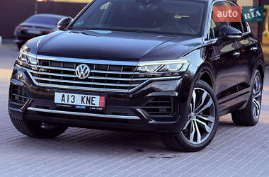 Позашляховик / Кросовер Volkswagen Touareg 2019 в Рівному