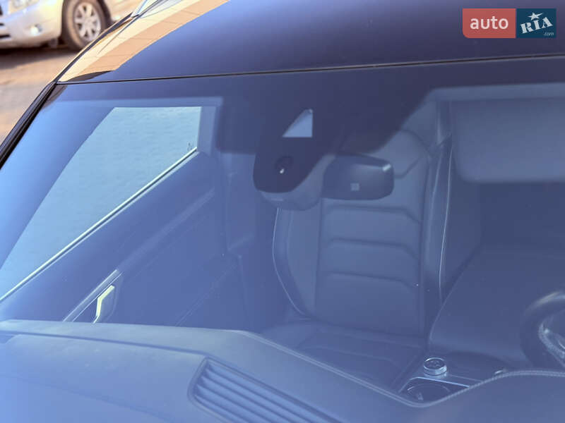 Внедорожник / Кроссовер Volkswagen Touareg 2019 в Ровно