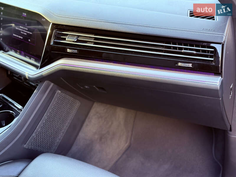 Внедорожник / Кроссовер Volkswagen Touareg 2019 в Ровно