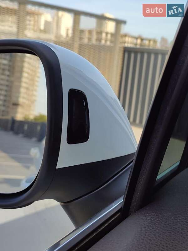 Внедорожник / Кроссовер Volkswagen Touareg 2015 в Киеве фото 7 Внедорожник / Кроссовер Volkswagen Touareg 2015 в Киеве