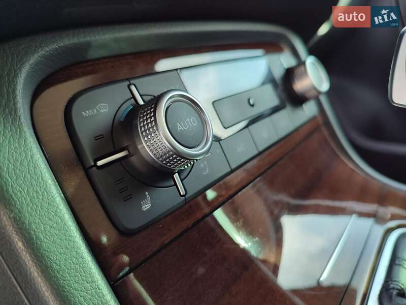 Внедорожник / Кроссовер Volkswagen Touareg 2015 в Киеве фото 13 Внедорожник / Кроссовер Volkswagen Touareg 2015 в Киеве