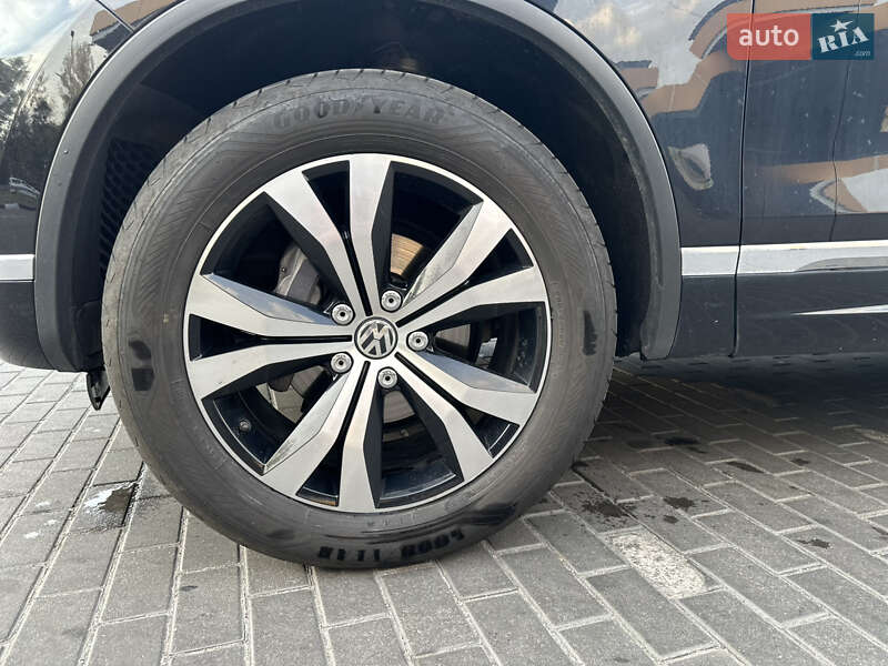 Внедорожник / Кроссовер Volkswagen Touareg 2018 в Днепре