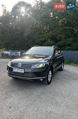 Внедорожник / Кроссовер Volkswagen Touareg 2016 в Калуше