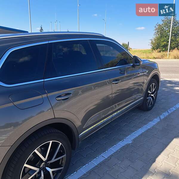 Внедорожник / Кроссовер Volkswagen Touareg 2023 в Тульчине