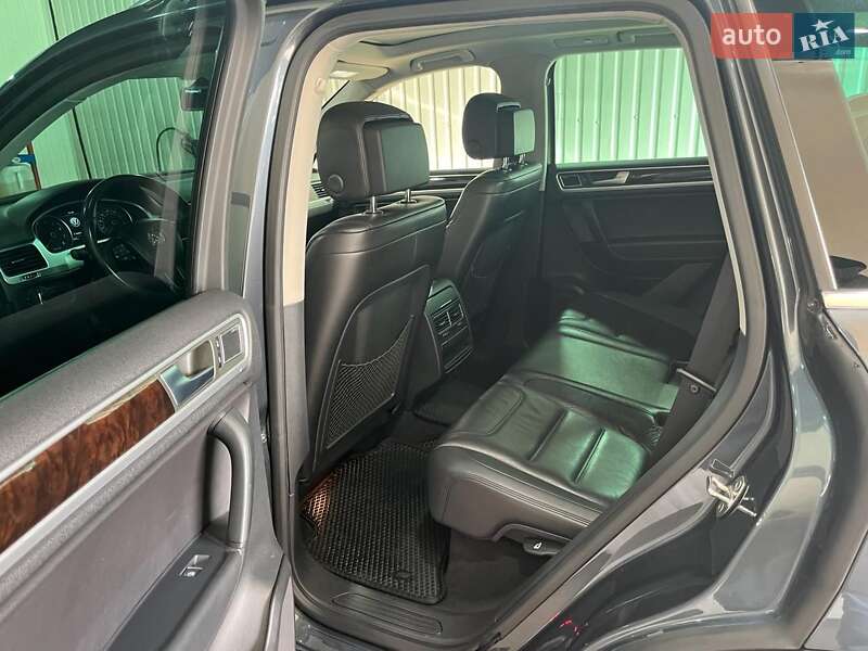 Позашляховик / Кросовер Volkswagen Touareg 2013 в Києві фото 3 Позашляховик / Кросовер Volkswagen Touareg 2013 в Києві
