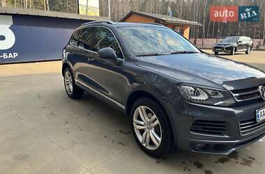 Позашляховик / Кросовер Volkswagen Touareg 2013 в Києві