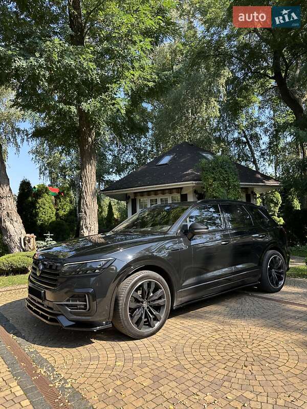 Внедорожник / Кроссовер Volkswagen Touareg 2023 в Киеве