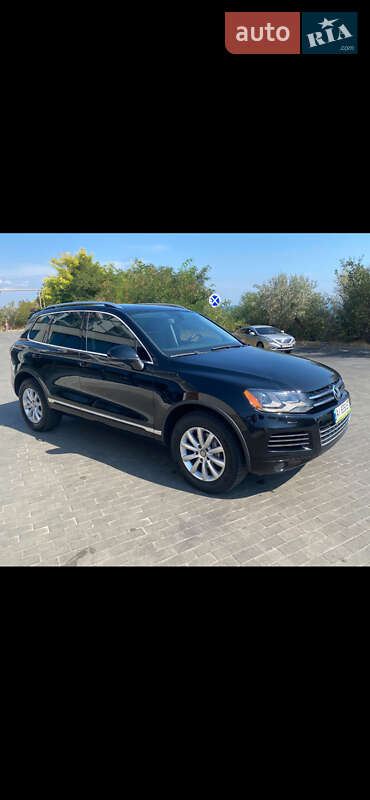 Внедорожник / Кроссовер Volkswagen Touareg 2012 в Одессе