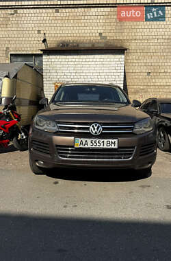 Внедорожник / Кроссовер Volkswagen Touareg 2011 в Киеве