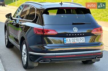 Внедорожник / Кроссовер Volkswagen Touareg 2019 в 