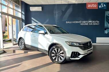 Внедорожник / Кроссовер Volkswagen Touareg 2020 в Чернигове