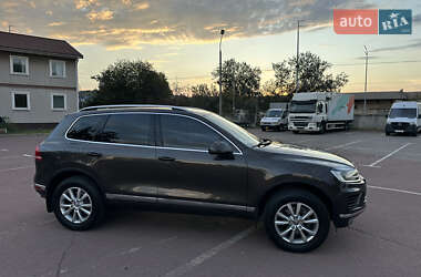 Внедорожник / Кроссовер Volkswagen Touareg 2017 в 