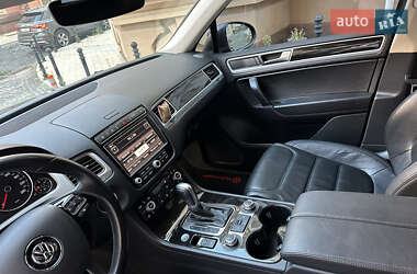 Внедорожник / Кроссовер Volkswagen Touareg 2017 в 