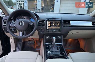 Внедорожник / Кроссовер Volkswagen Touareg 2014 в 