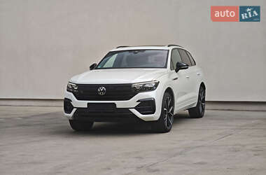 Внедорожник / Кроссовер Volkswagen Touareg 2023 в 