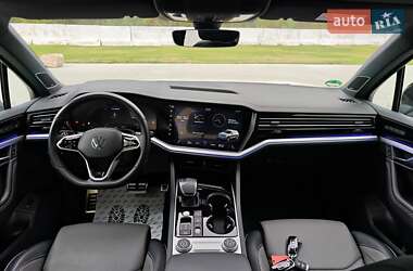 Внедорожник / Кроссовер Volkswagen Touareg 2023 в 