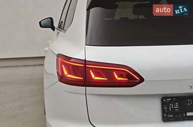 Внедорожник / Кроссовер Volkswagen Touareg 2023 в 