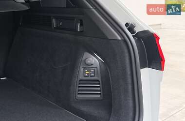 Внедорожник / Кроссовер Volkswagen Touareg 2023 в 