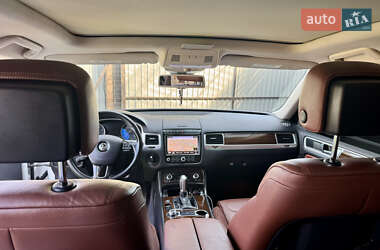 Внедорожник / Кроссовер Volkswagen Touareg 2015 в 