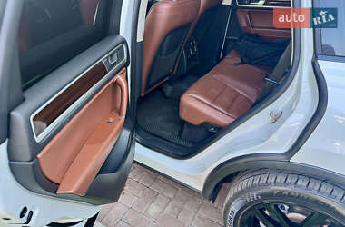 Внедорожник / Кроссовер Volkswagen Touareg 2015 в 