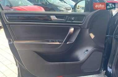 Внедорожник / Кроссовер Volkswagen Touareg 2012 в 