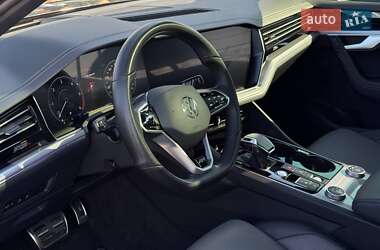 Внедорожник / Кроссовер Volkswagen Touareg 2021 в 