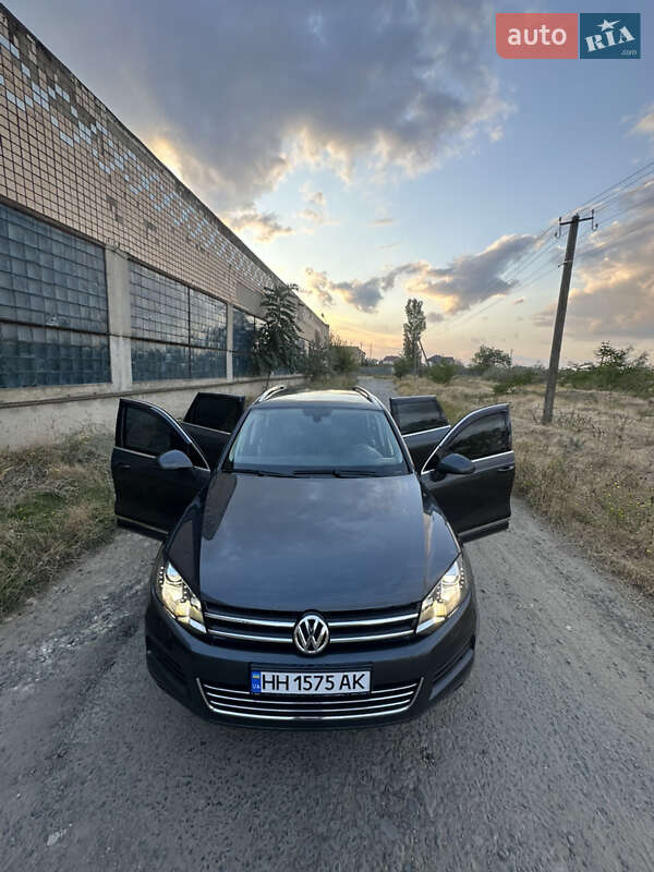 Внедорожник / Кроссовер Volkswagen Touareg 2013 в Одессе фото 8 Внедорожник / Кроссовер Volkswagen Touareg 2013 в Одессе