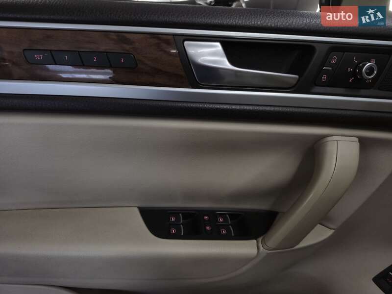 Позашляховик / Кросовер Volkswagen Touareg 2010 в Миколаєві фото 7 Позашляховик / Кросовер Volkswagen Touareg 2010 в Миколаєві
